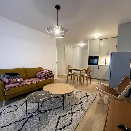 Goodguest - New Building 4pax Apartament